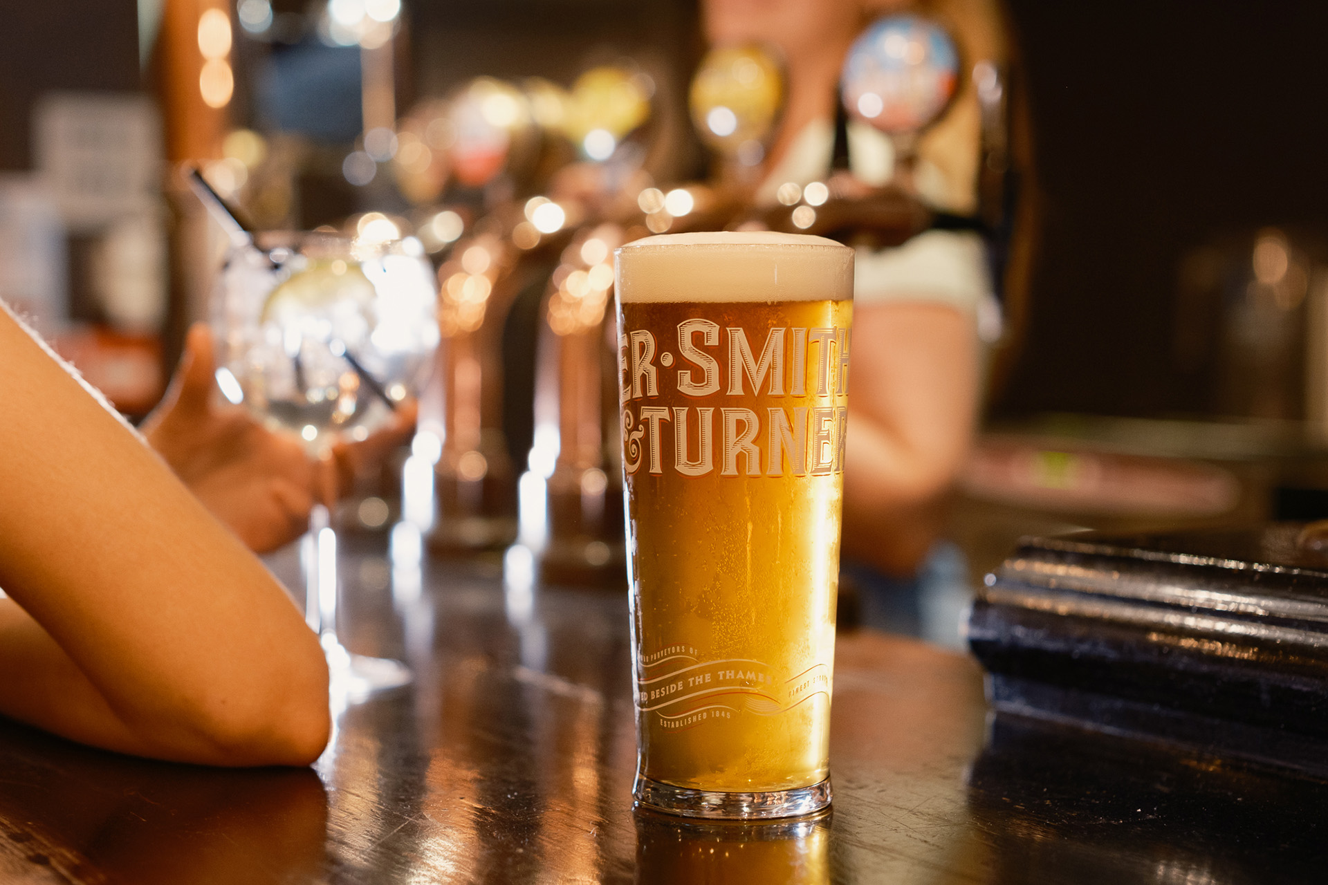 The Hung, Drawn & Quartered Fuller's Pub and Restaurant in Tower Hill